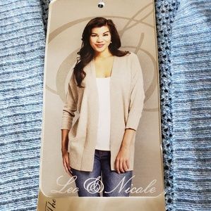 Leo & Nicole light blue 3/4 sleeve Cardigan small